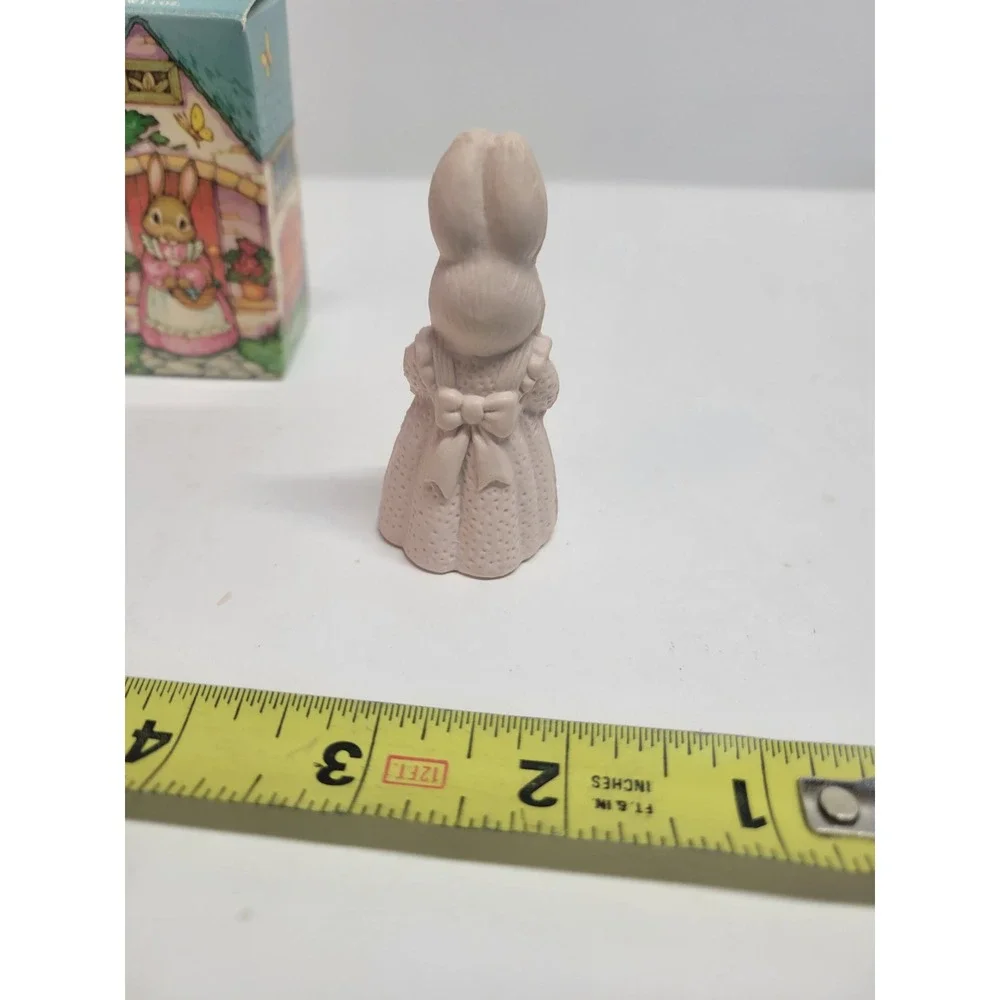 Avon Cottage Friends Soap Bunny NWT Easter Collectible Novelty‎ Soap